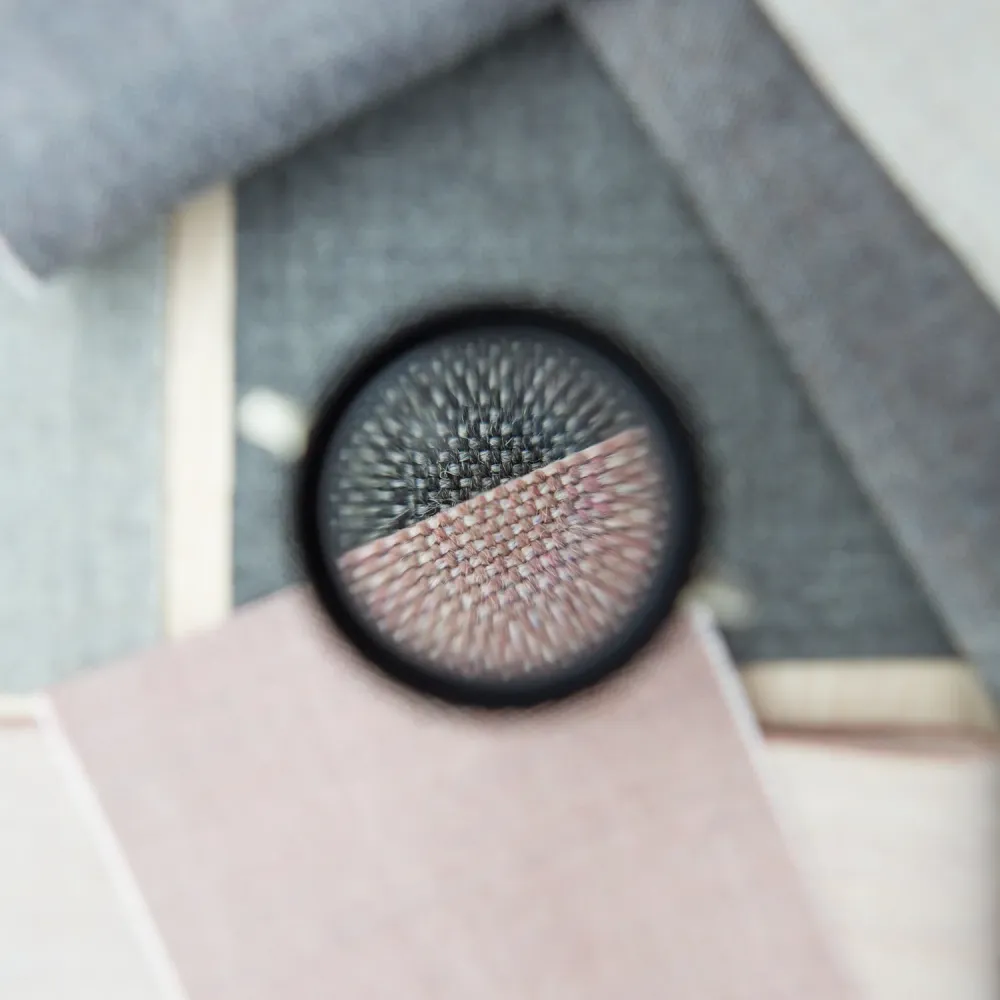 zoomed-img