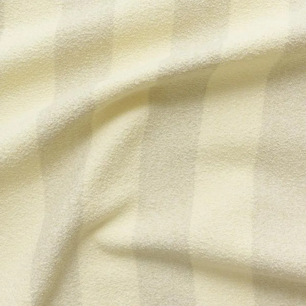 zoomed-img