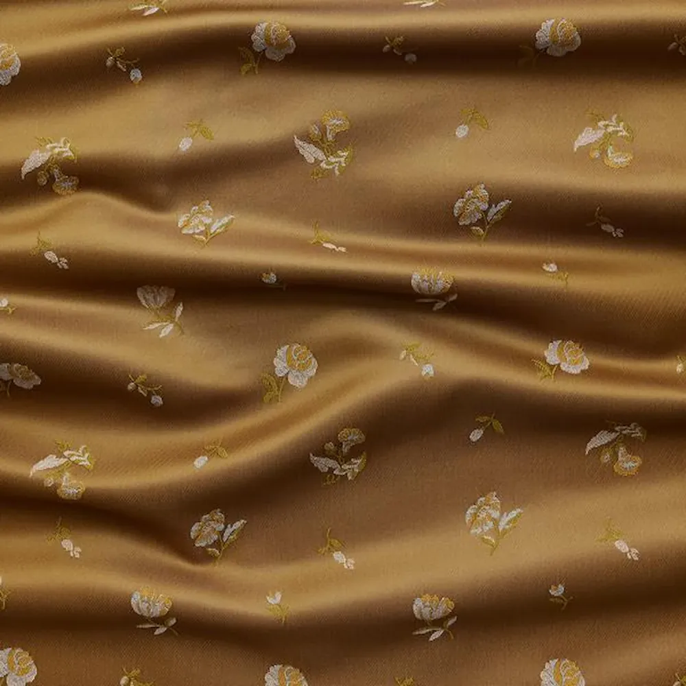 zoomed-img