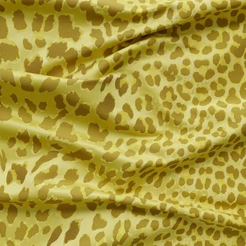 zoomed-img