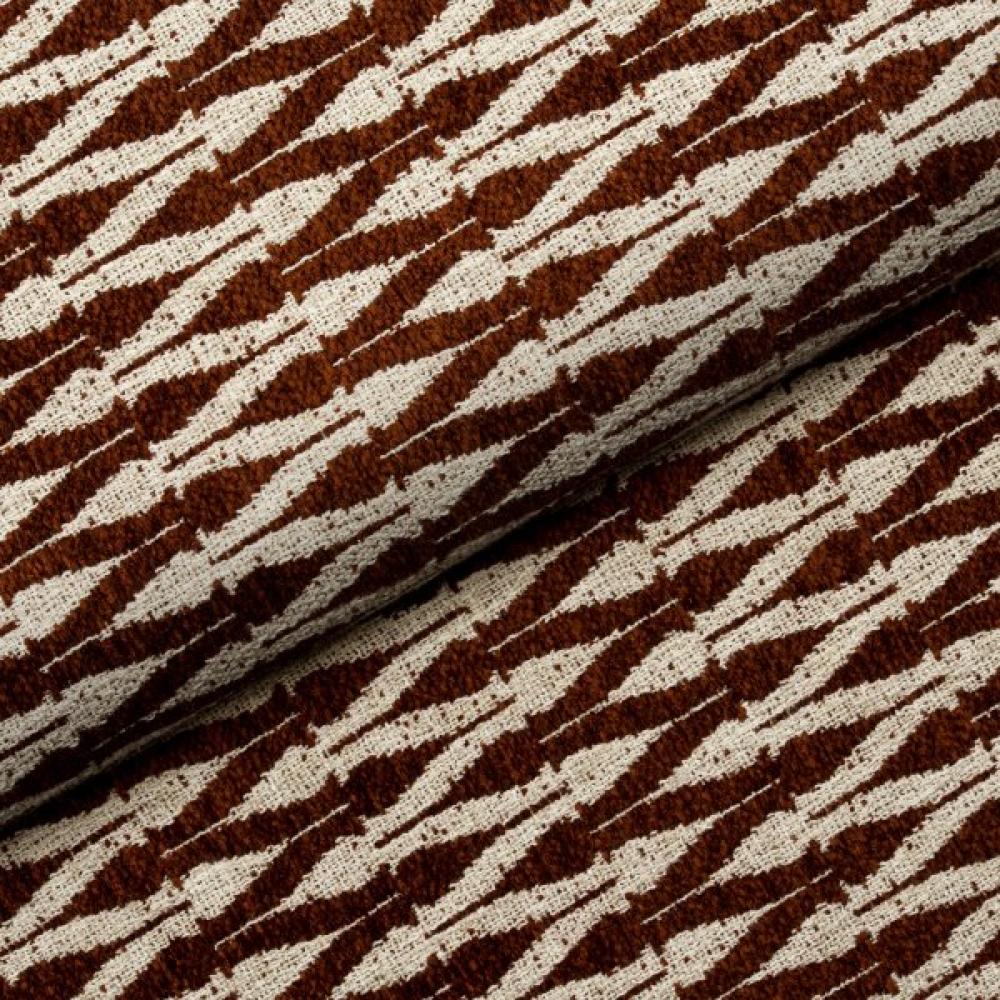 zoomed-img
