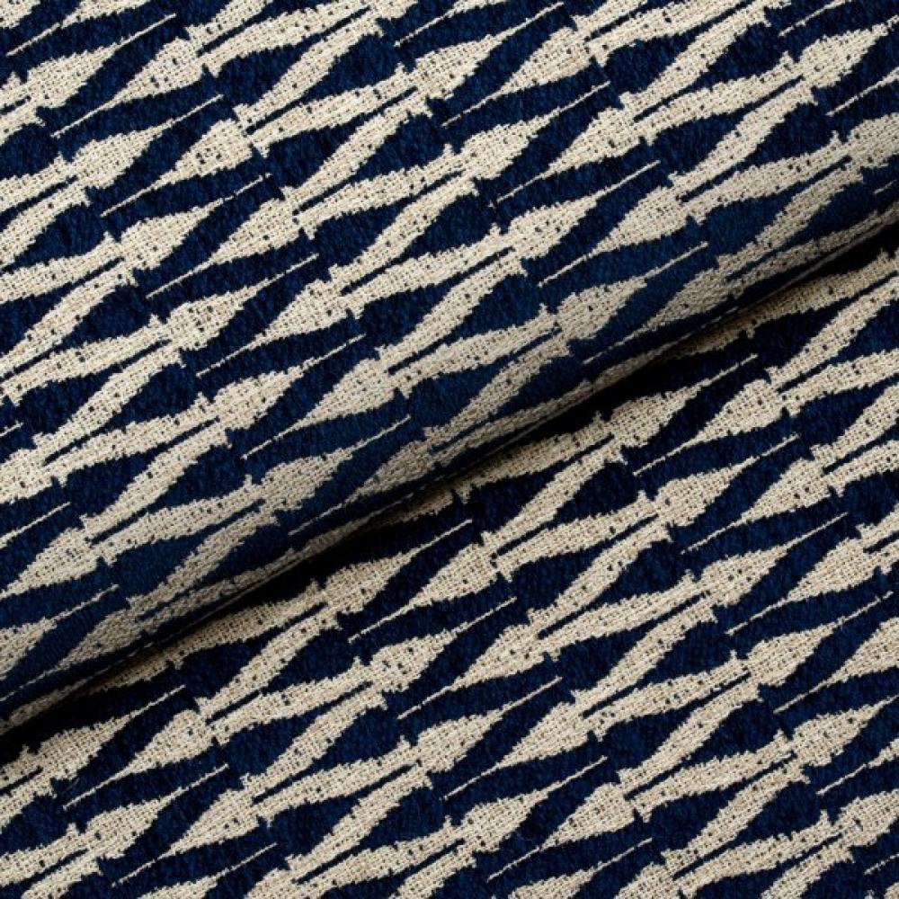 zoomed-img